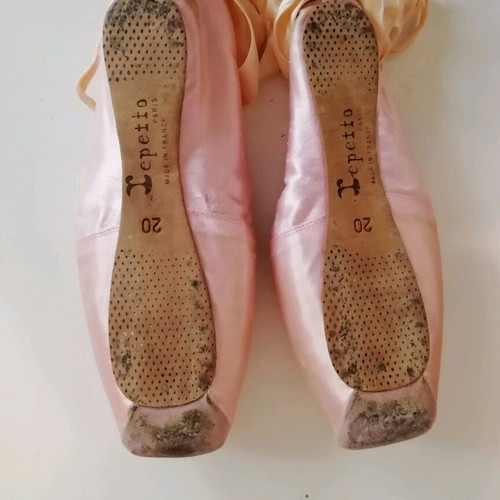 Repetto pointe shoes used no20 for beginners