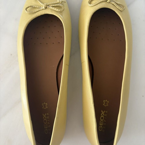 Geox ballerinas size 38 yellow new, comfy and light