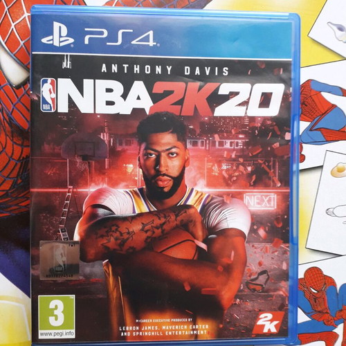 PlayStation 4 Pro 1TB σαν καινούργιο με 2 χειριστήρια και 5 παιχνίδια