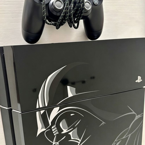 PlayStation 4 500GB Original Darth Vader Limited Edition console used