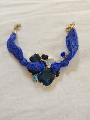Bracelet with rhinestones like new, blue