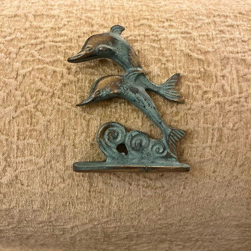 Decorative bronze piece with oxidation like new
