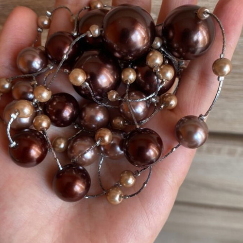 Necklace with pearl beads in brown and beige shades like new