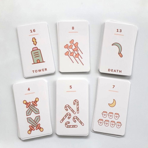 Kawaii Tarot Cards like new, minimal and cute deck