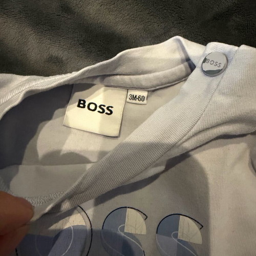 Καλοκαιρινό σετ μπλούζα Boss και σορτς Benetton 3-6 μηνών σαν καινούργιο