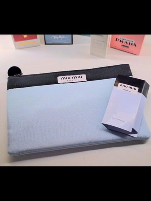 Miu Miu Τσαντάκι Καλλυντικών Καινούργιο Μπλε Με Δώρο Αρωματάκι