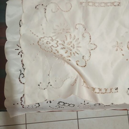 Complete table linen set with satin-like napkins new