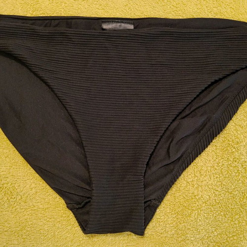 H&M women's swimsuit new, size M, black