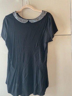 Blouse black with gray silver sequins like new