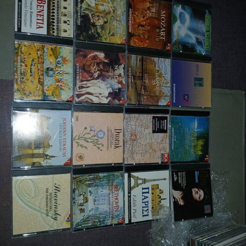 Classical music CD set like new, pack of 69