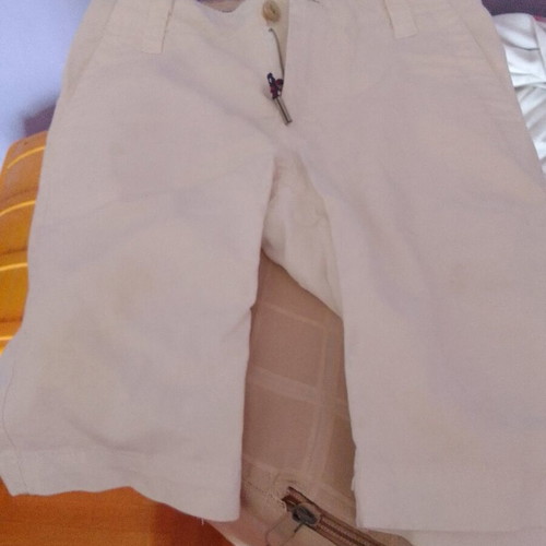 Heach bermuda shorts for boy 6 years like new, white with blue and red details