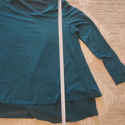 Sfera blouse size L like new, green, layering design