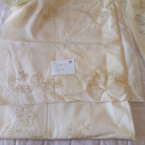 Tsevrede table linens new with lace and half-embroidered designs