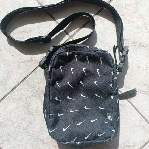 Nike Heritage crossbody bag like new, black and white