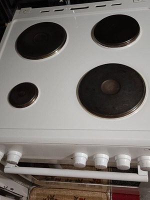 Κουζίνα ηλεκτρική μεταχειρισμένη σε πολύ καλή κατάσταση