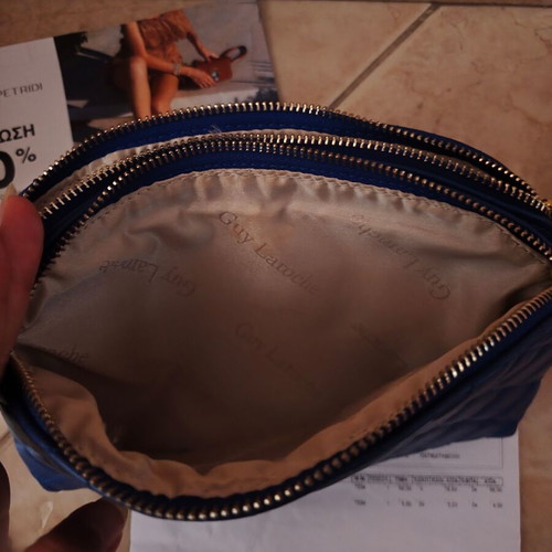 Guy Laroche electric blue leather shoulder bag with gold chain