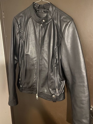 Reserved women's black leather jacket used, genuine leather