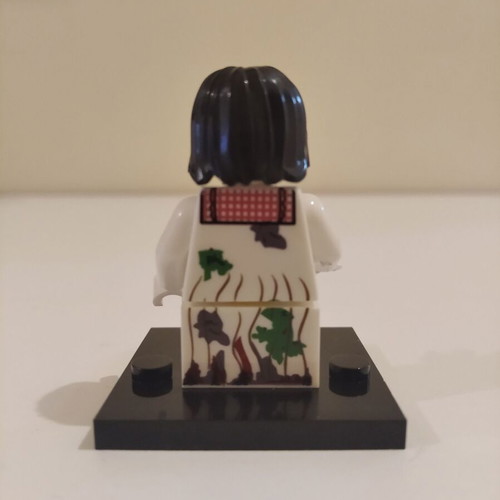 Father Damien and Regan horror minifigures like new