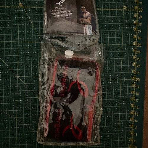 Boxing set 10oz with gloves, mouthguard & 2 wraps new