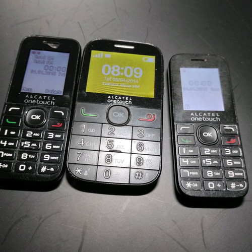Alcatel One Touch cell phones used, black, pack