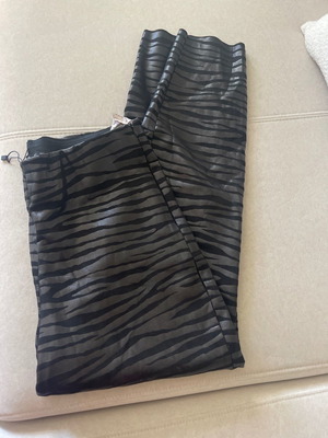 Zara leggings lightly worn, size large