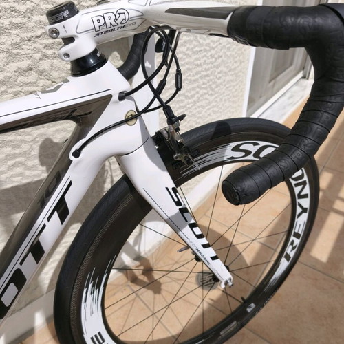 Scott Foil 10 Road Bike 2013 like new, size Small, with Shimano Dura Ace wheels