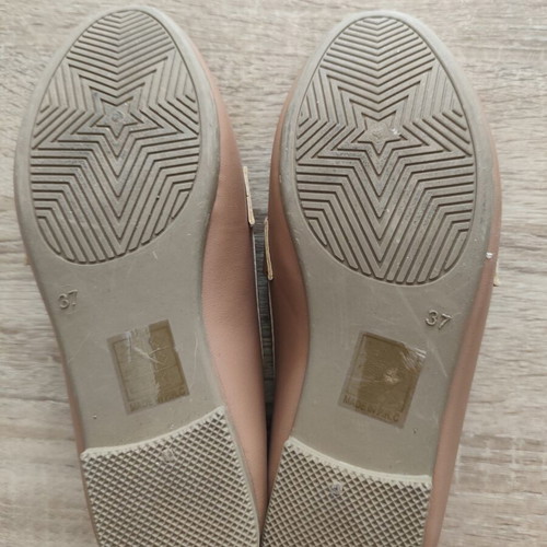 Lavie women's beige moccasins size 37 like new with triangular detail