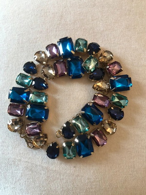 Multicolored necklace like new, vintage style