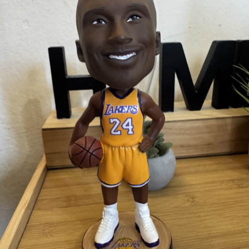 Bryant Kobe figure, 22 cm hand-painted resin statue