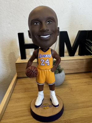 Bryant Kobe figure, 22 cm hand-painted resin statue