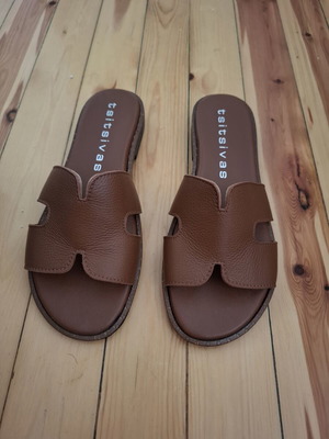 Tsitsivas leather slippers size 39 new, brown with gold details