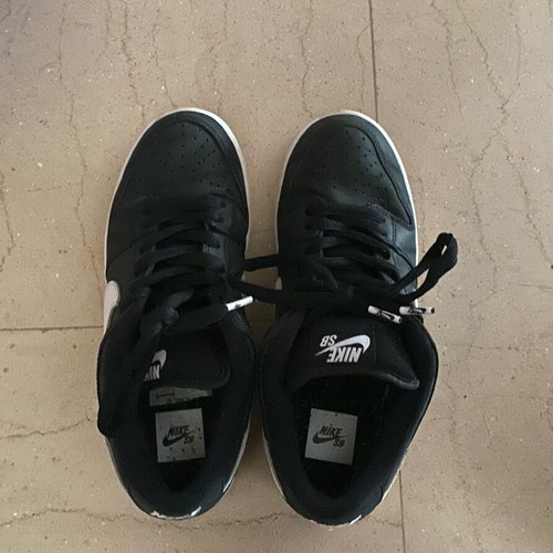 Nike SB Dunk Low Pro black athletic shoes like new