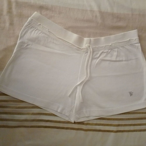 Venus Victoria shorts white, new, size medium