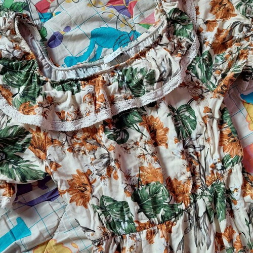 Floral women's dress size M like new, Anel
