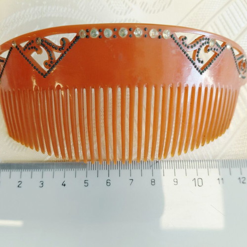 Vintage women's hair combs set of 4, like new, 1960s