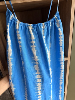 Zara maxi linen style dress with adjustable straps, like new, white and blue