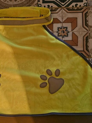 Reflective dog vests like new, set of 4 pieces