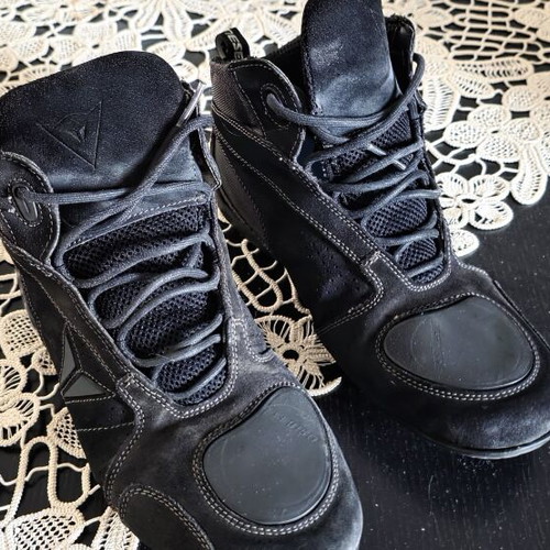 Dainese low boots size 44 used, black suede leather