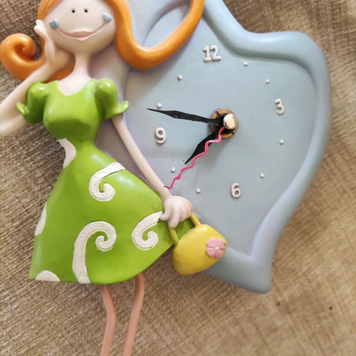Clock like new, height 30 cm, beautiful and sturdy