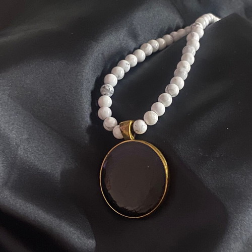 Necklace new handmade with haolite semi-precious stones and antique-style motif