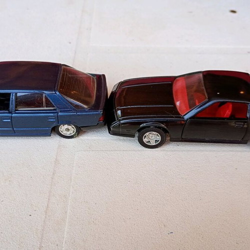 Collectible toy cars like new, pack