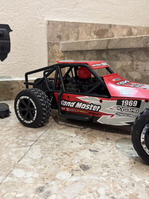 Kyosho Sandmaster τηλεκατευθυνόμενο μεταχειρισμένο με τηλεκατεύθυνση HPI Sanwa και μπαταρία LRP