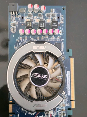 ASUS GeForce 9600 GT (512MB) used