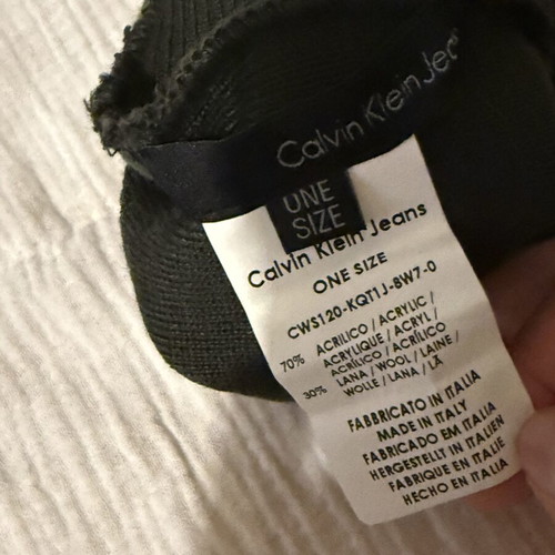 Calvin Klein knit cap like new, khaki