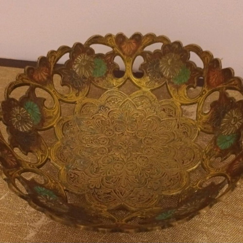 Bronze bowl used, diameter 21 cm, height 8 cm