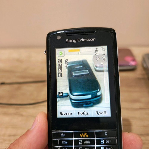 Sony Ericsson W960i used in good condition without charger