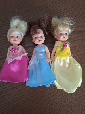 Set of 3 small dolls 10 cm like new