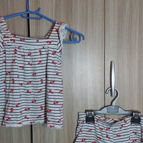 H&M girls' set like new, white and red blouse with shorts