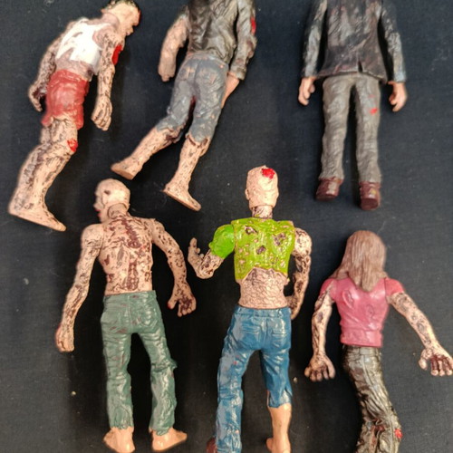 The Walking Dead zombie figures used, lot of 6, 10 cm