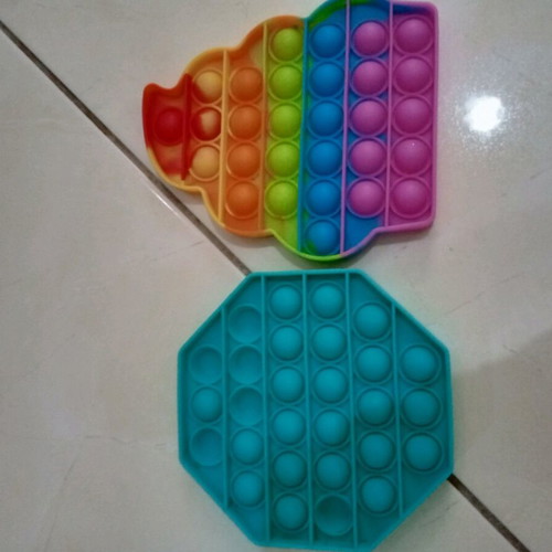 Pop it two pack 14 cm like new, blue one with wear